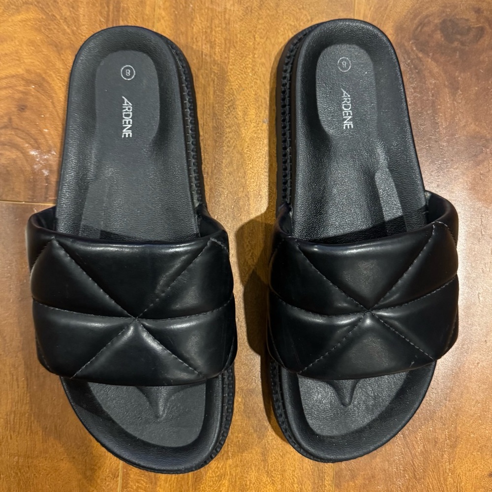 Ardene Quilted Black Women's Sandals
